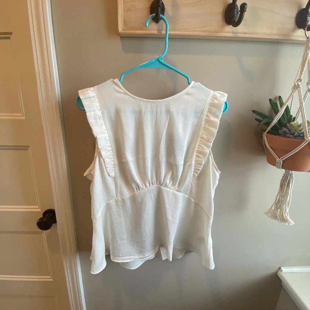 NWT Express Flutter Sleeve Top - Size L